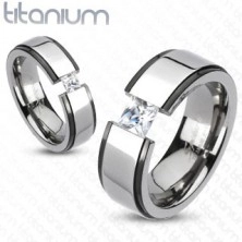 Poročni prstan iz titana - črna in srebrna barva, dvignjena sredina, cirkon