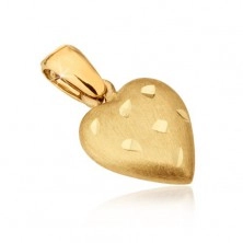 Zlat obesek - prostorno srce s satenasto površino, vdolbine