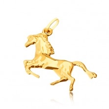 Zlat obesek - svetleč konj, ki stoji na zadnjih nogah