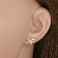 Vtični srebrni uhani čistine 925 z obliko pentlje 