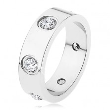 Jeklen poročni prstan v srebrni barvi, sijoč, gladek, okrašen s cirkoni