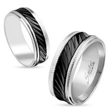 Jeklen prstan srebrne barve, črn pas z diagonalnimi zarezami, izboklinice, 6 mm