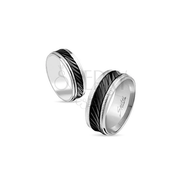 Jeklen prstan srebrne barve, črn pas z diagonalnimi zarezami, izboklinice, 6 mm