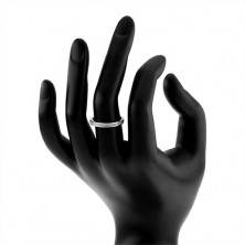 Srebrn poročni prstan 925, ozka kraka, vzdolžna linija prozornih kamenčkov