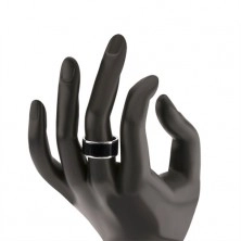 Sijoč prstan iz srebra čistine 925, črn okrasen pas na sredini