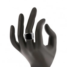Srebrn prstan 925, črn glaziran kvadrat, kraka z izrezi
