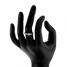 Zaročni prstan z lesketajočim okroglim cirkonom prozorne barve, srebro 925