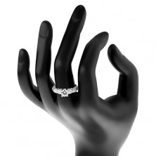 Zaročni prstan, srebro 925, večji okrogli prozorni cirkon, lesketava kraka