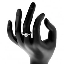 Zaročni prstan – srebro 925, lesketav okrogel prozoren cirkon v svetlečem krogu