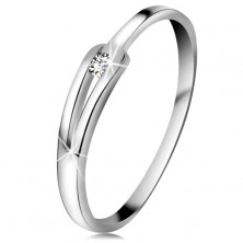 Briljantni prstan iz 14-k belega zlata – bleščeč prozoren diamant, ozka razcepljena kraka