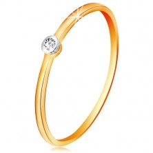 Dvobarven prstan iz 14-k zlata – prozoren briljant v okrogli objemki, ozka kraka