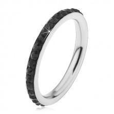 Jeklen prstan srebrne barve, sijoči črni cirkoni