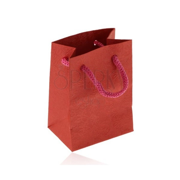 Majhna papirnata darilna vrečka, mat površina rdeče barve, vzorec vrtnic