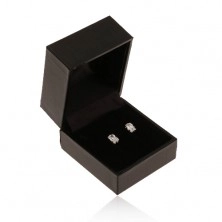 Škatlica za prstan ali uhane, sijoča površina iz umetnega usnja črne barve