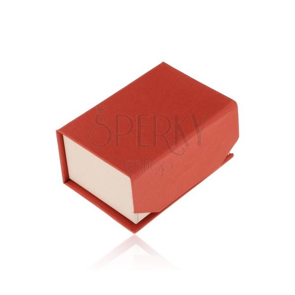 Rdeče-bež škatlica za prstan ali uhane, magnetno zapiranje