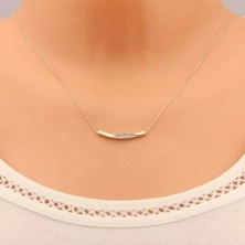 9-k zlata ogrlica - verižica iz ovalnih členov, sijoča ukrivljena linija s cirkoni