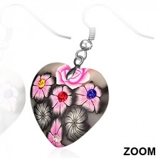 Viseči uhani iz mase FIMO na kaveljčkih, sivo srce z rožnatimi cvetovi in cirkoni