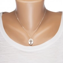 Ogrlica iz srebra  925 – sijoč oval z mat križem na sredini