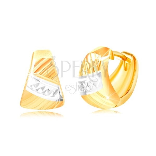 Uhani iz 14-k zlata – zaobljen trikotnik, poševne zareze, pas belega zlata
