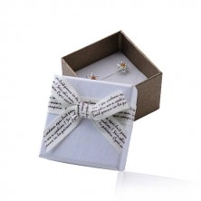 Belo-rjava darilna škatlica za prstan ali uhane - kremasta pentlja z rjavimi črkami