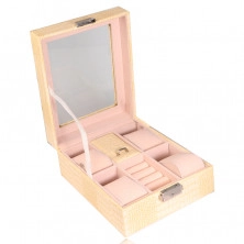 Pravokotna škatla za nakit v krem barvi - imitacija krokodilje kože, zaponka, ključ