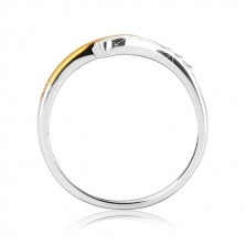 Srebrn prstan - zaobljena linija s cirkoni in odtenkom zlate