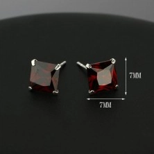 Srebrni uhani, 925 - kvadratni rdeči kamenčki, 7 mm, čepki