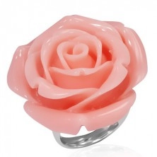 Prstan iz jekla - cvetoča cvetlica roza barve iz plastike